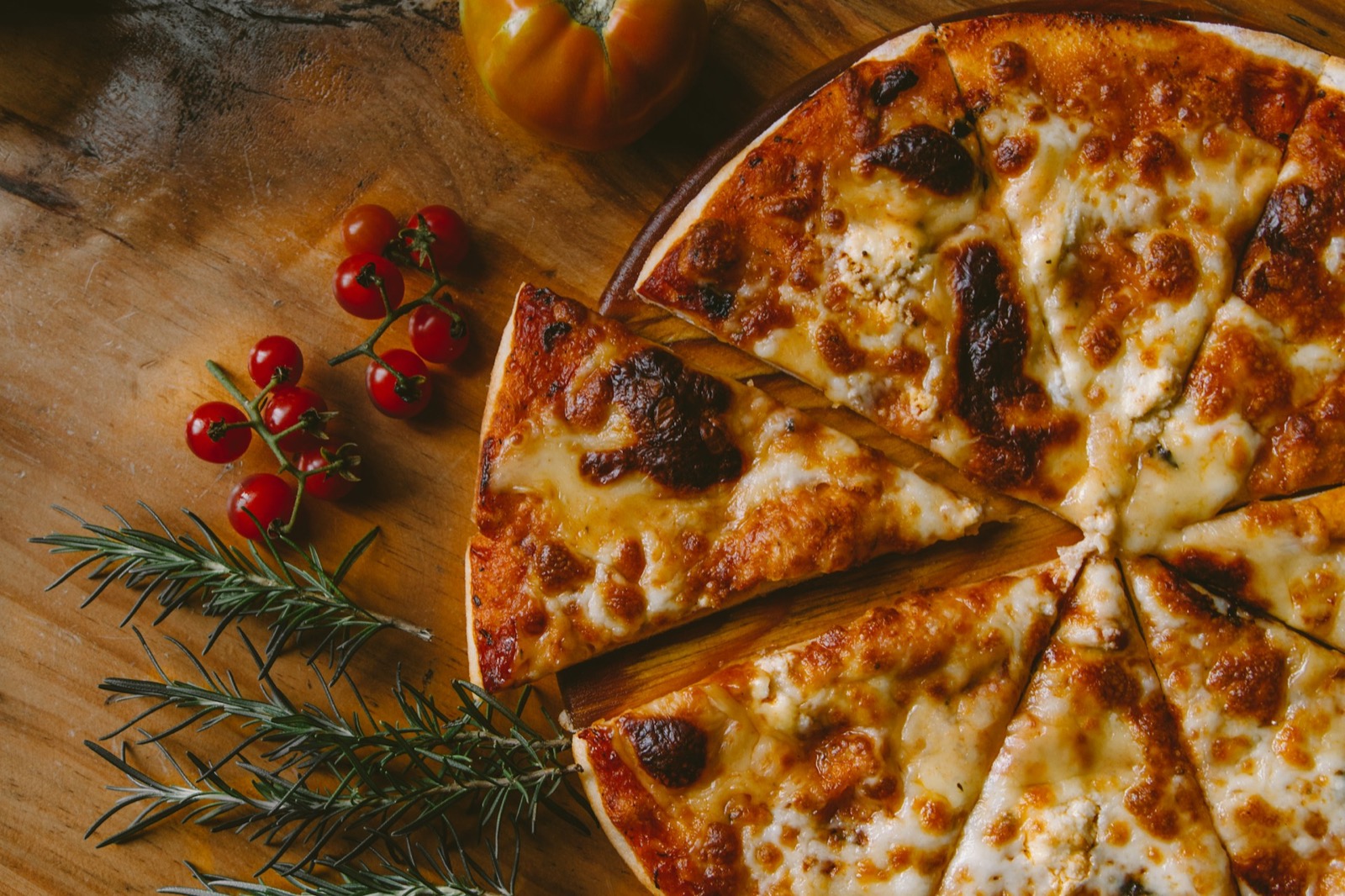 LUCENTE — ciepły, food-led kierunek